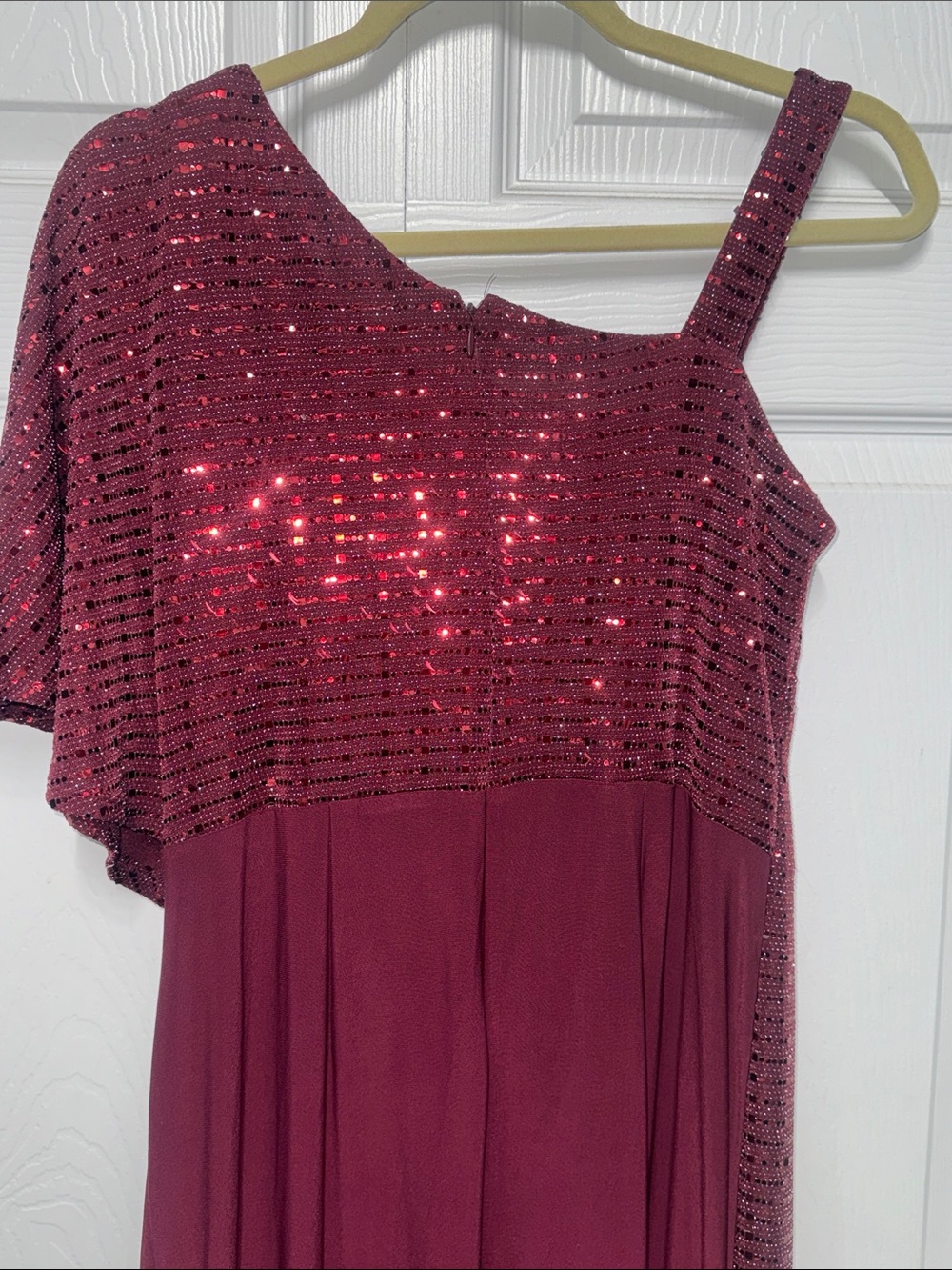 R&M Richard Jumpsuit Pant Sequined Overlay in Burgundy Size Taller 8 - Picture 3 of 7